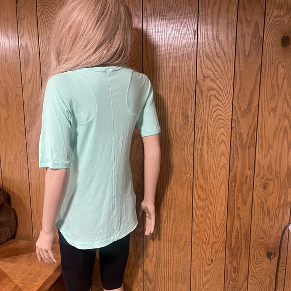 Lululemon" Run Around Tee Heathered -Green Mint - Picture 12 of 13